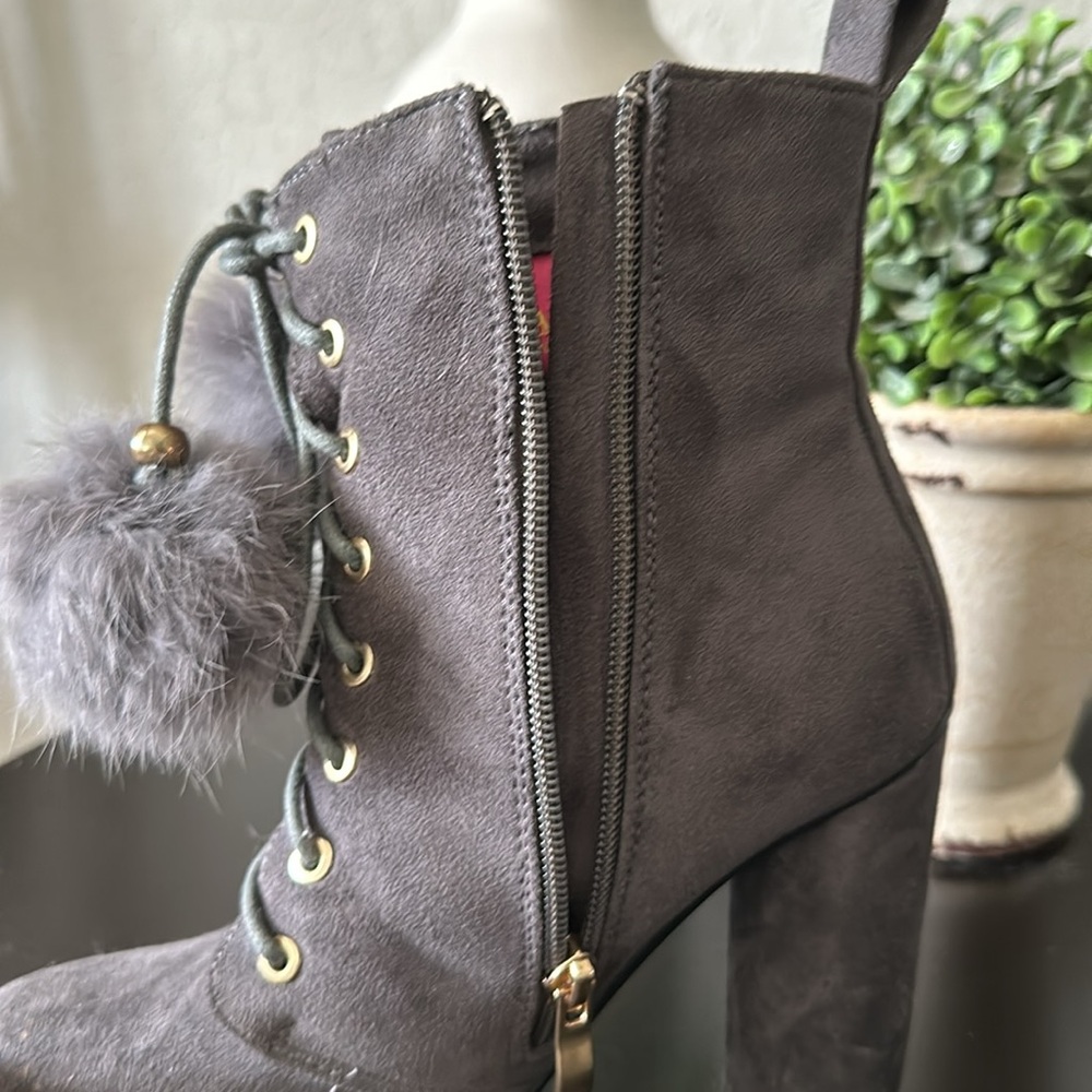 Catherine Malandrino Gray Heeled Booties - Size 6.5 - Picture 7 of 10